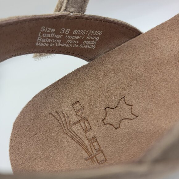 Dansko Rowan Suede Ankle Strap Clogs Beige Sparkle Leather Size 38 Comfort Shoes - Picture 4 of 16